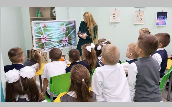 В Брянской библиотеке юные следопыты знакомятся с чудесами науки