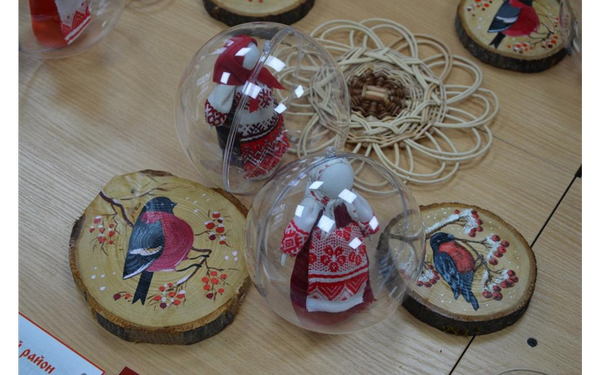 Оригинальные игрушки из Брянской области украсят Новогоднюю ель в Кирове