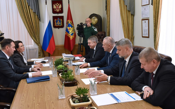 Губернатор Брянщины Александр Богомаз обсудил программу модернизации уличного освещения Клинцов