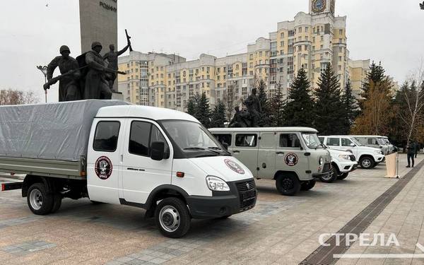 Губернатор Александр Богомаз вручил ключи от новых автомобилей подразделению «БАРС-Брянск»