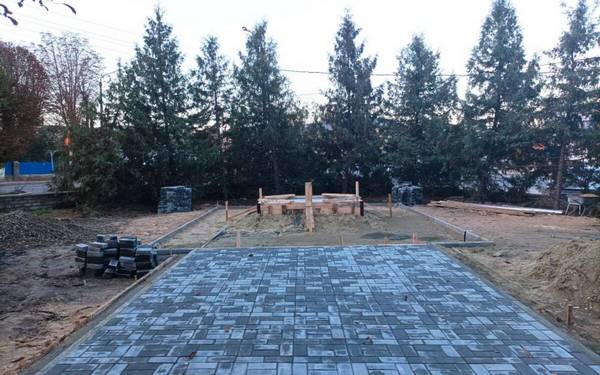 В Климовском районе продолжается благоустройство памятных мест