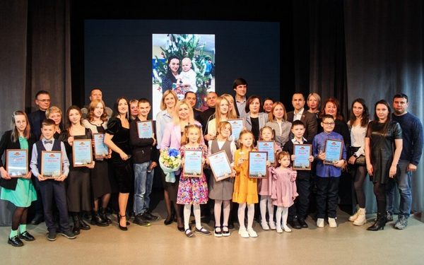 В Брянске состоялось награждение детей за «Подарок любимой маме»