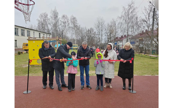 Современную спортивную воркаут-площадку  открыли в Дятьково