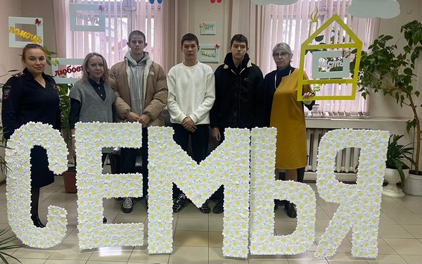 В Унече Брянской области транспортные полицейские пообщались с детьми и их родителями