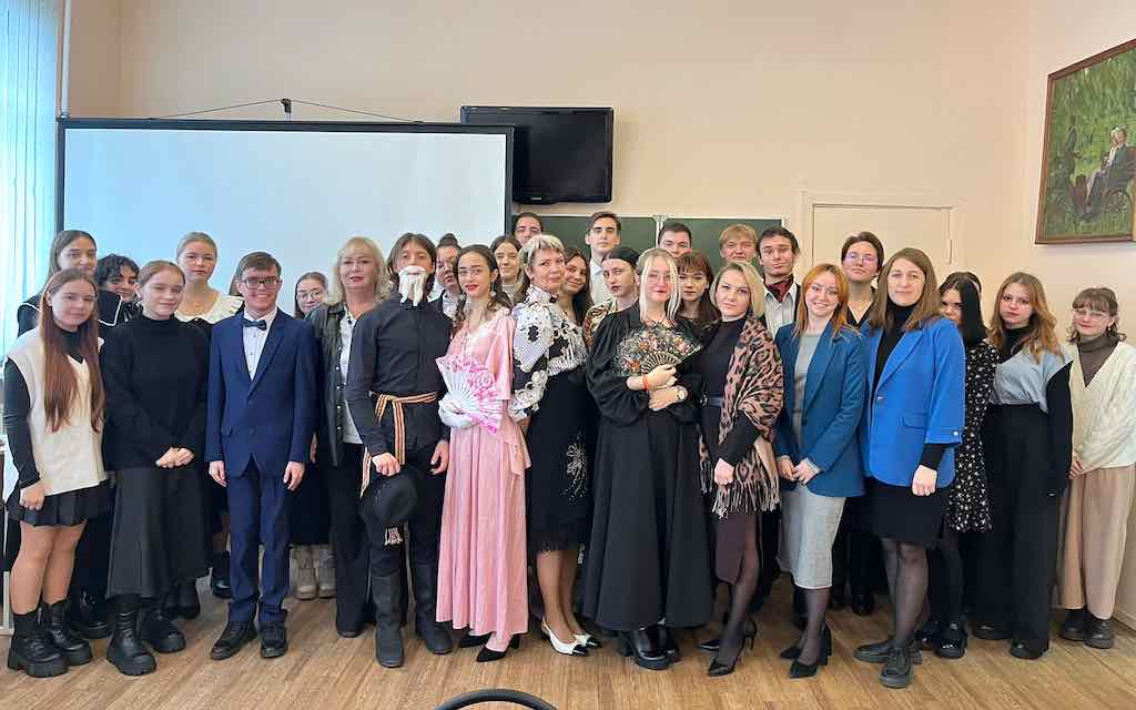 Студентам Брянского областного колледжа искусств рассказали о вкладе Льва Толстого в развитие педагогики