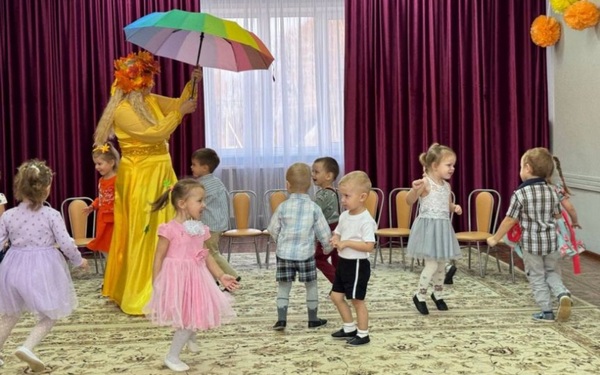 В детском саду «Ёлочка» Брянского района прошли осенние праздники