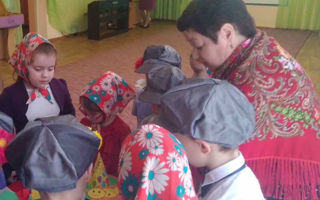 И преданья старины забывать мы не должны