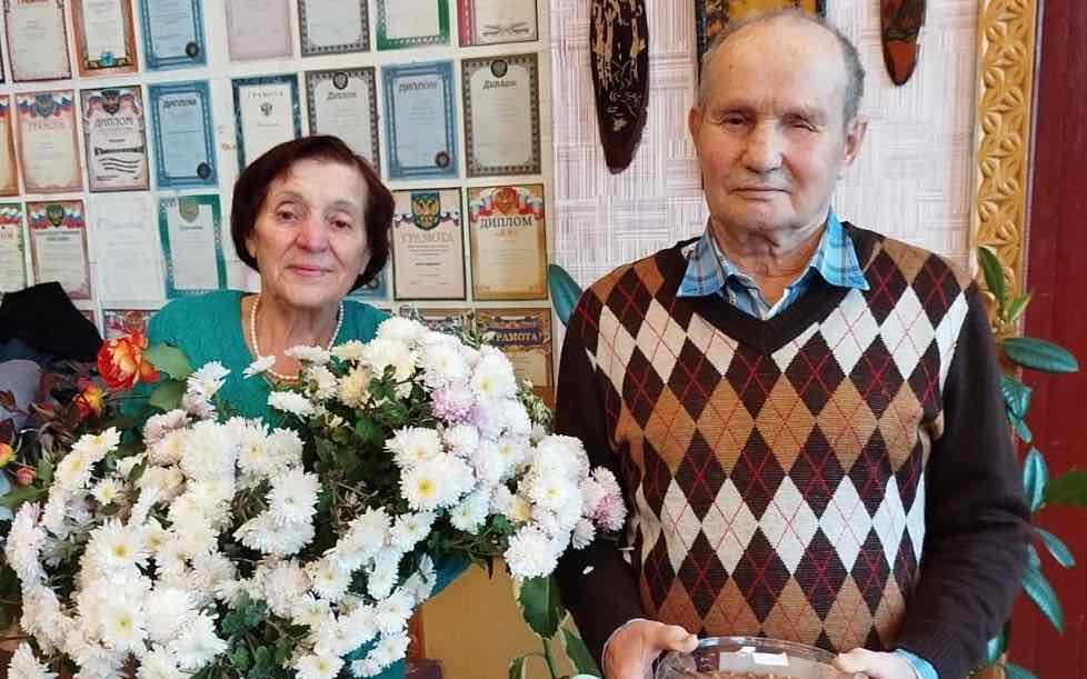 Супруги Свириденко из Комаричей отпраздновали изумрудную свадьбу
