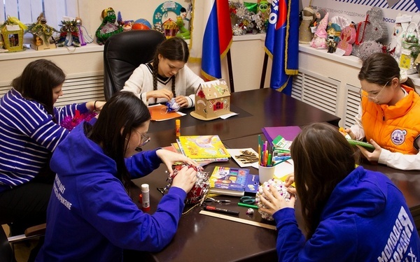 В брянском штабе общественной поддержки проходит «Марафон новогодних мероприятий»