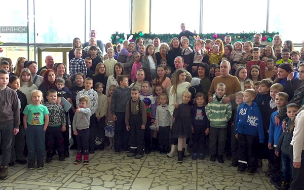 Детям защитников Родины показали новогоднее представление в брянском цирке