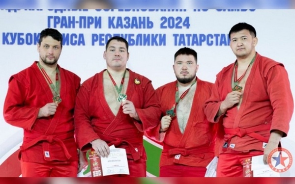 Брянский самбист Артём Осипенко завоевал серебро международных соревнований