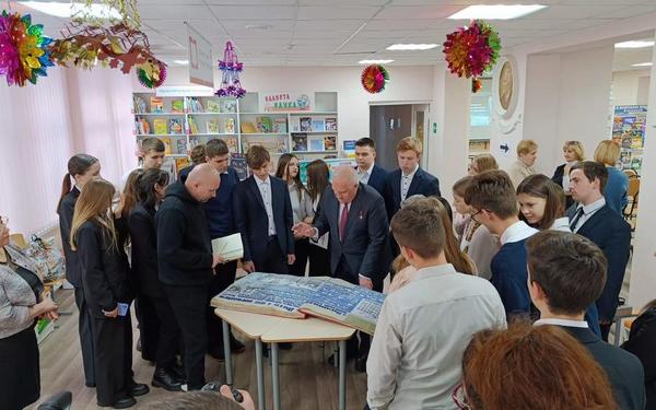 В брянской детской библиотеке состоялась встреча с космонавтом Виктором Афанасьевым