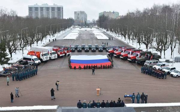 Ключи от новой спецтехники вручили подразделениям ГУ МЧС России по Брянской области