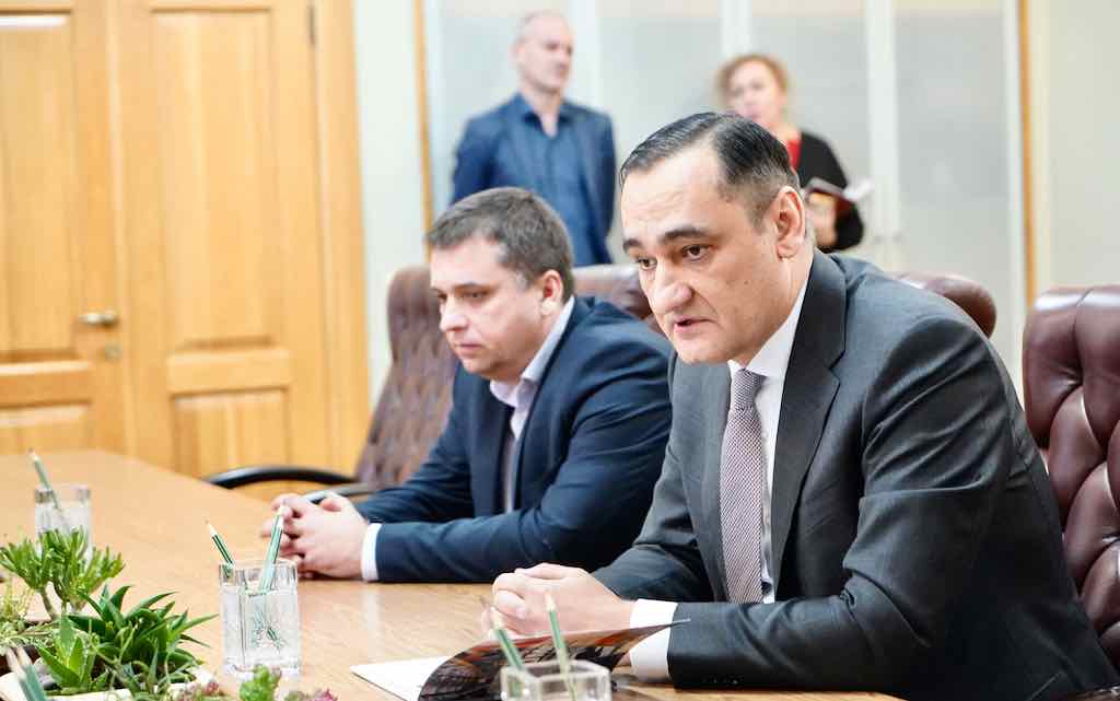 Губернатор Брянщины провёл рабочую встречу с генеральным директором объединения «Строительно-дорожные машины»