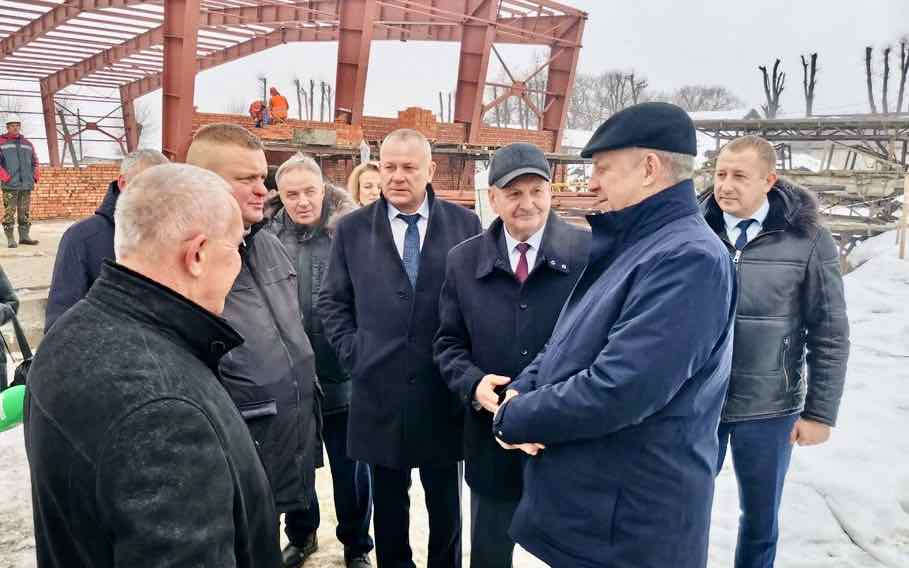 Александр Богомаз заверил, что в следующем году в Брянской области будет 15 ледовых арен