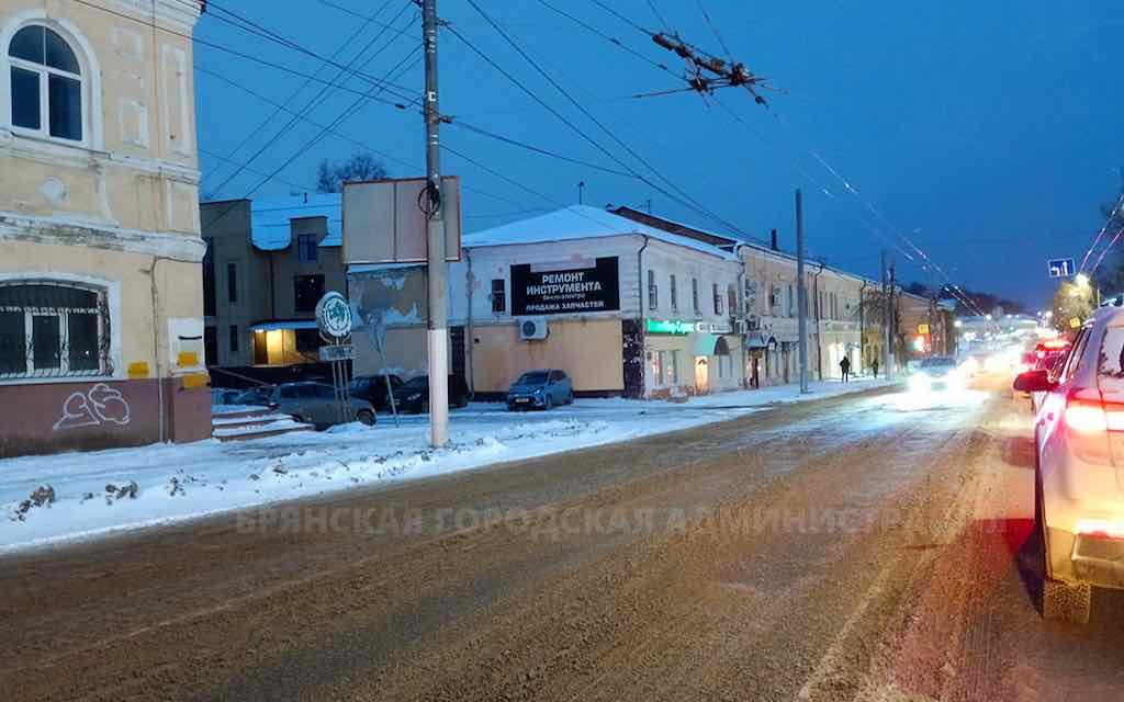 Из Брянска с начала зимы вывезли 11 тысяч тонн снега