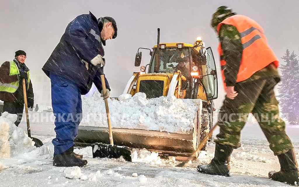 С улиц Брянска вывезено за сутки более 400 тонн снега
