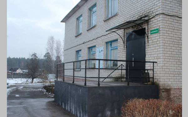 В Суземской райбольнице на Брянщине капитально отремонтированы пять крылец