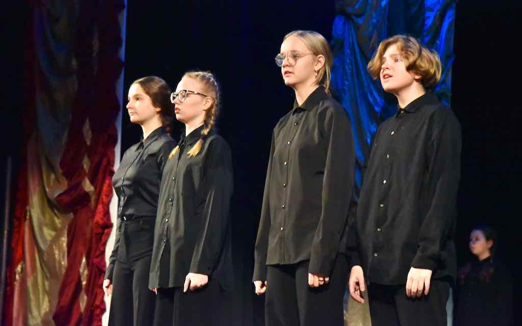 В Брянске наградили победителей V областного фестиваля театрального искусства детских и юношеских коллективов «Классика в классы»