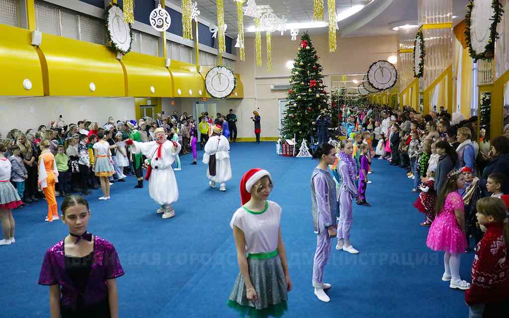 В Брянске поздравили детей–сирот с наступающим Новы годом!