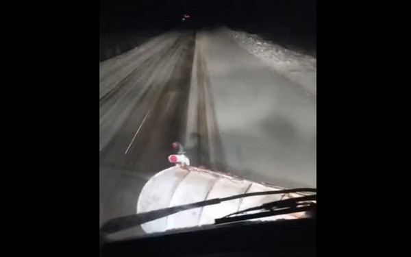 Автодорожники Брянщины круглосуточно чистят трассы от снега