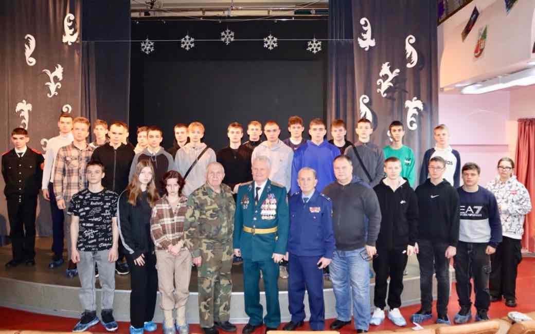 В брянском военно-патриотического клубе «Резерв» прошла встреча с ветеранами госбезопасности