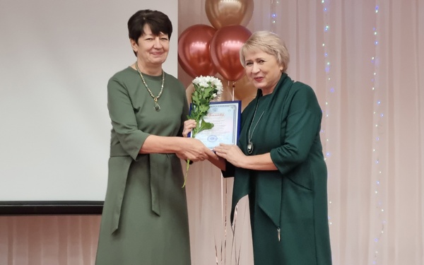 В Фокинской средней школе № 3 отпраздновали 35-летний юбилей учебного учреждения