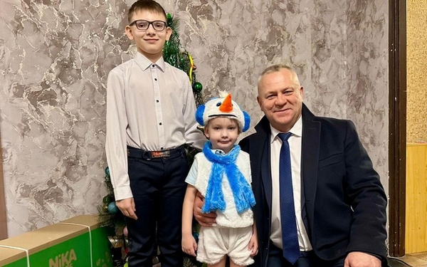 Валентин Суббот исполнил мечту трёхлетнего Максима из Брянска