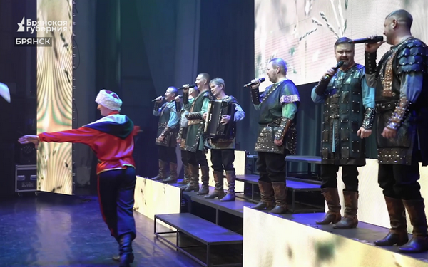 Брянский ансамбль «Ватага» приобрёл новые сценические костюмы