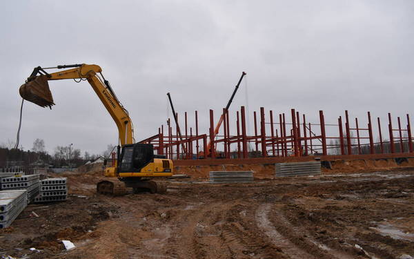 В Клетне Брянской области продолжается строительство спорткомплекса с бассейном