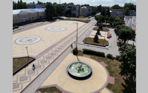 В 2024 году центральная городская площадь Унечи приобрела новый облик