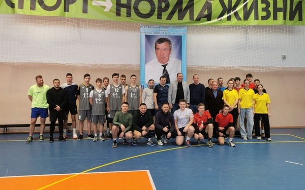 В  Жуковке на Брянщине проходит волейбольный турнир памяти Владимира Игнатенко