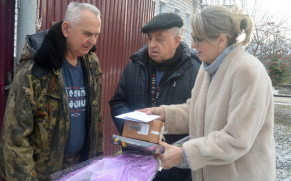 Трубчевскому ветерану Великой Отечественной войны вручили новогоднее поздравление от Губернатора Брянщины