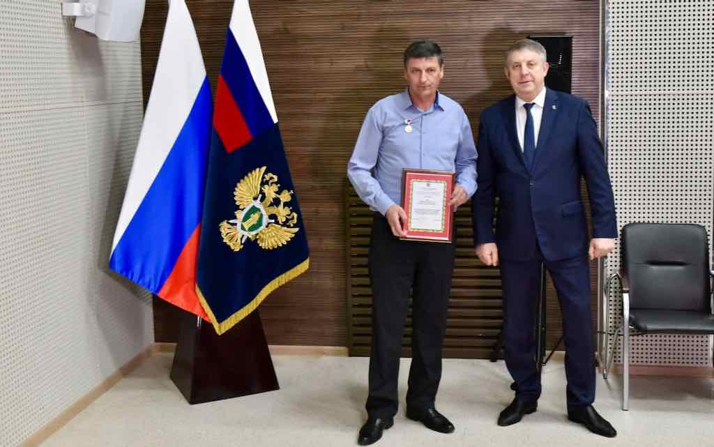 Сотрудники брянской прокуратуры отметили свой профессиональный праздник