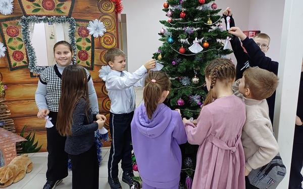 В Климове Брянской области юным читателям рассказали о рождественских традициях