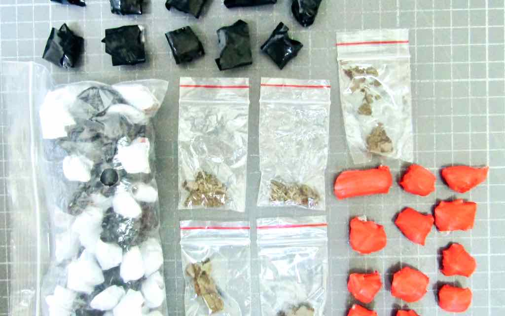 Брянские полицейские задержали наркосбытчика с гашишем