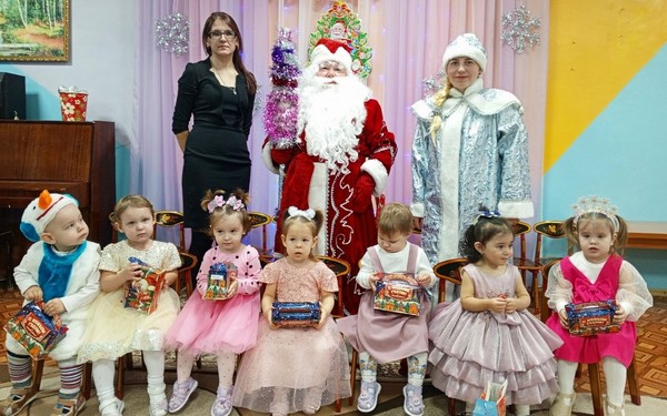 Брянские дошкольники весело и радостно встретили Новый год