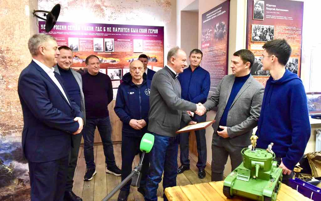 В музее школы села Журиничи Брянской области хранят память о родителях Николая Патрушева