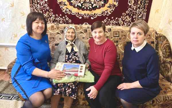 Жительница комаричского села Брянской области отметила 100-летний юбилей