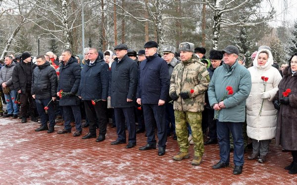 Александр Богомаз выразил дань уважения воинам-интернационалистам