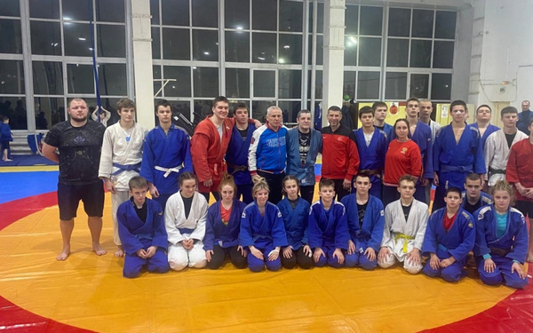 Для брянских борцов мастер-класс провели Герои СВО