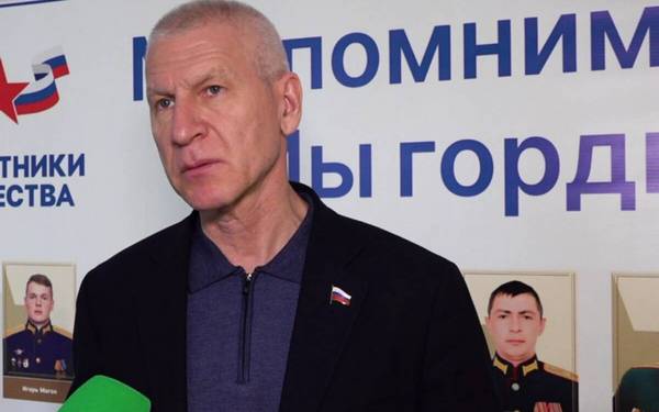 Олег Матыцин посетил фонд «Защитники Отечества»