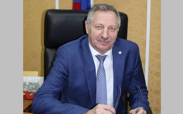 Губернатор Александр Богомаз поздравил главу Стародубского округа с медалью «За отвагу на пожаре»