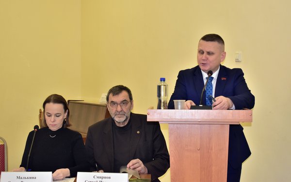 В Брянске проходит круглый стол «Философия трофейной охоты в широком смысле и практика»