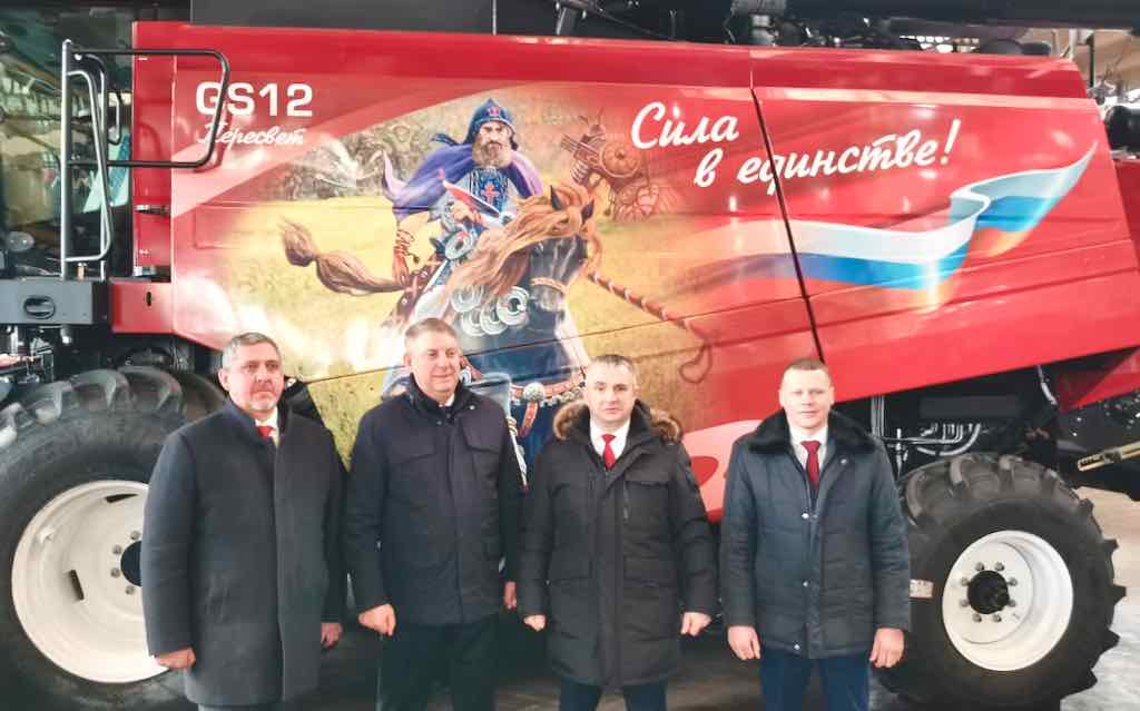 Александр Богомаз посетил с гостем из Белоруссии Иваном Крупко завод «Брянсксельмаш»