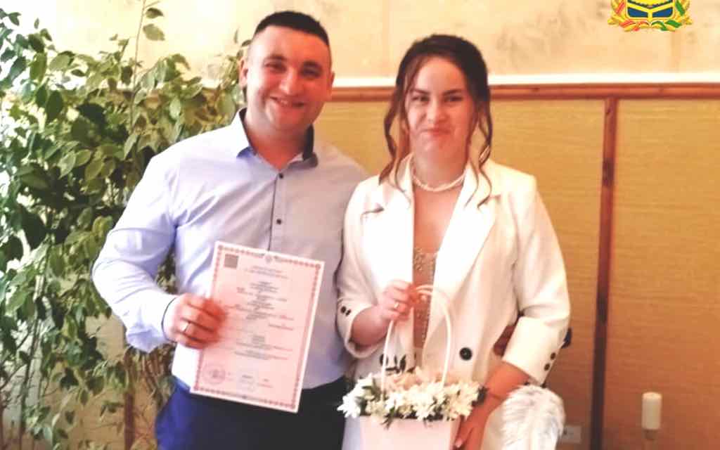 Участник СВО и врач из ЛНР зарегистрировали брак в Гордеевском районе