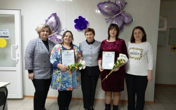 В Брасовском районе многодетным мамам вручили сертификаты на областной материнский (семейный) капитал