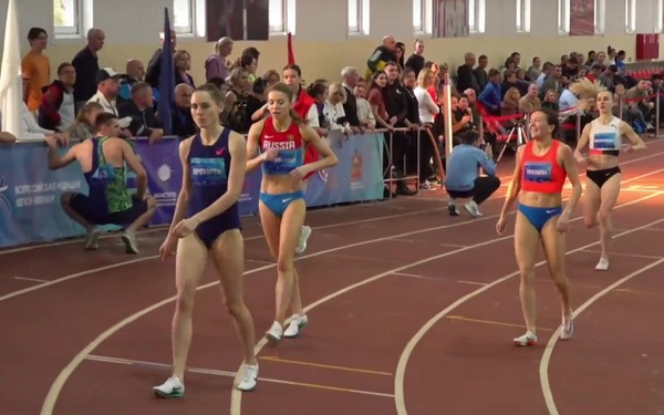 Легкоатлетки из Брянска стали победителями V этапа «Снежной королевы» 