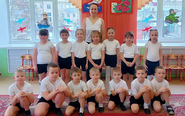 В детском саду «Медвежонок» Брянска прошло тематическое занятие ко Дню защитника Отечества