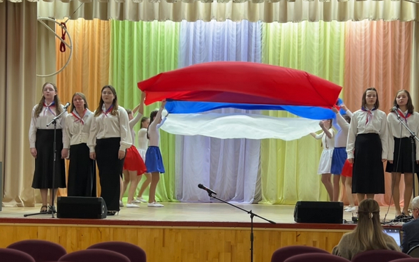 В Брянском районе прошел районный конкурс военно-патриотической песни «Пою моё Отечество»